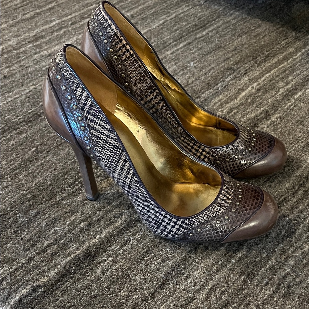 Brown Plaid Guess Pumps 9M